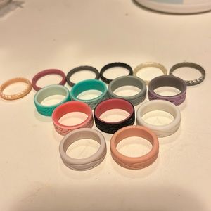 Set of 15 silicone rings size 7